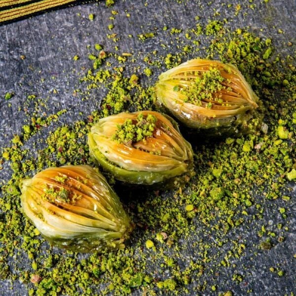 Antep Fıstıklı Midye Baklava 2,5 Kg Tepsi + Hızlı Kargo Ertesi Gün Teslim ( İst.-Ank.-İzmir)