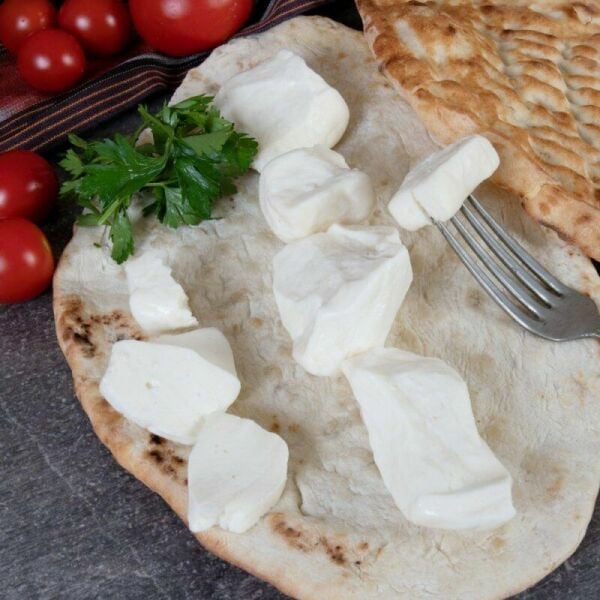 Antep Peyniri ( Keçi ) Az Tuzlu Salamura 10 Kg (4x2,5 Kg Bidon)