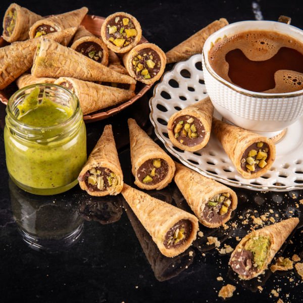 Antep Fıstık Kremalı Çikolatalı Mini Kornet 900 g