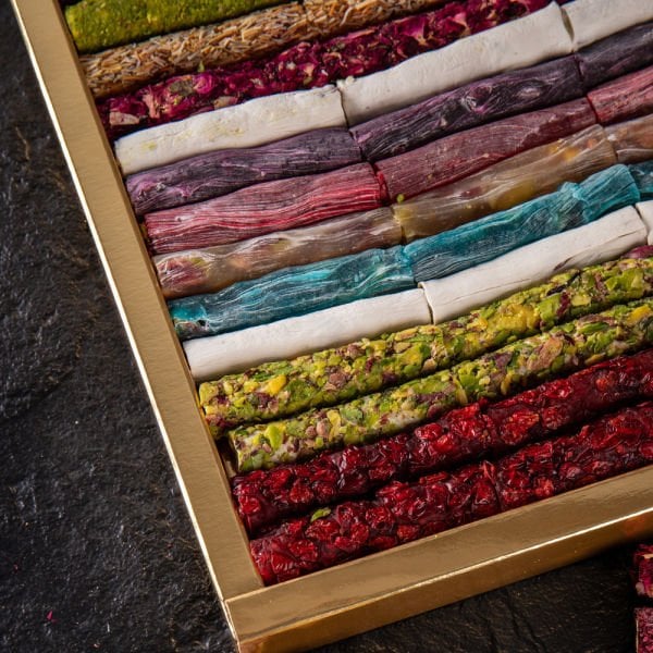 Hediyelik Antep Fıstıklı Karışık Çeşnili Fitil Lokum 550 g Kutu