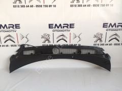 Peugeot 308 Ön Cam Izgarası T9 14-  98008282XT