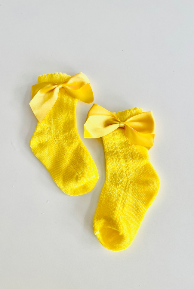 Sarı Fiyonklu Soket File Çorap