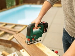 BOSCH UniversalSaw 18V-100 Akülü Dekupaj Testere (Akü ve Şarj Aleti Hariç)