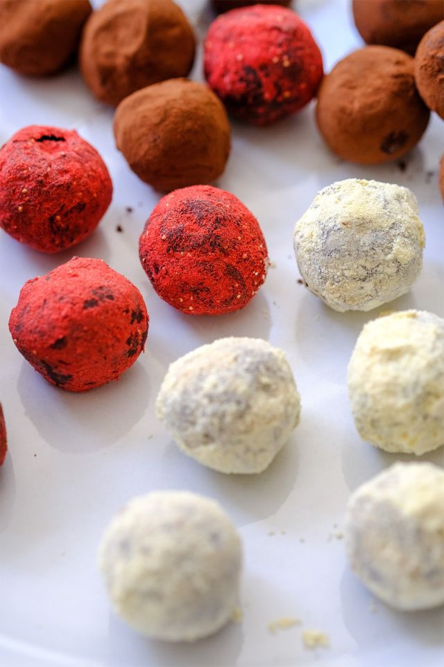 8 Paket Kakao Kaplı Glutensiz Vegan Yerfıstıklı Hurma Topları Raw Bites 100G