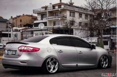 fluence anatomik piano black boyalı spoiler