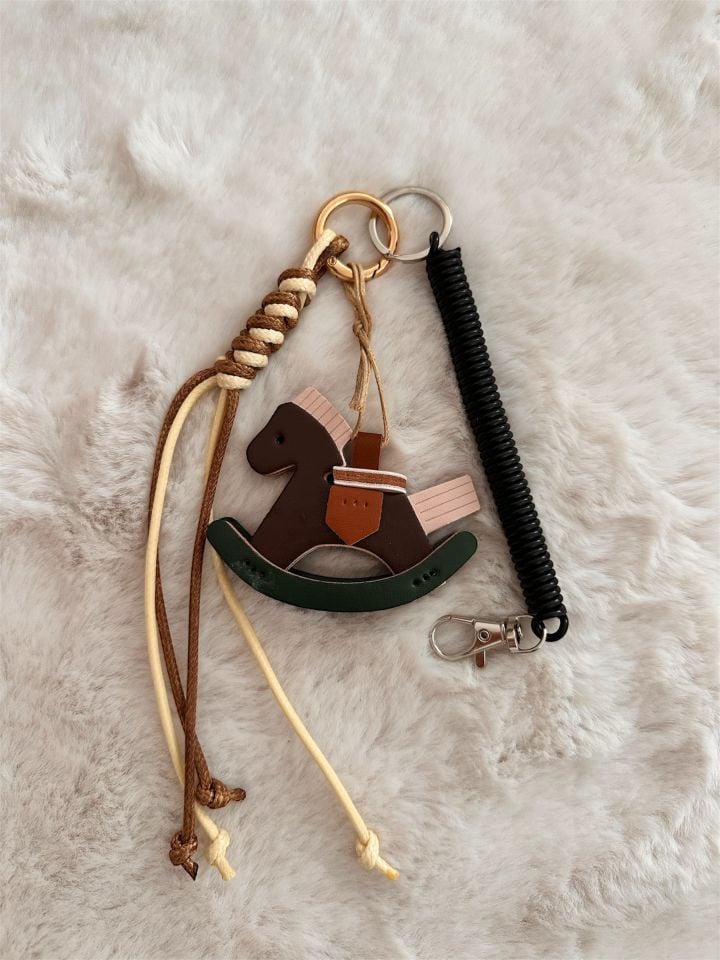 Kahverengi Figürlü Anahtarlık & Charm Çanta Aksesuarı