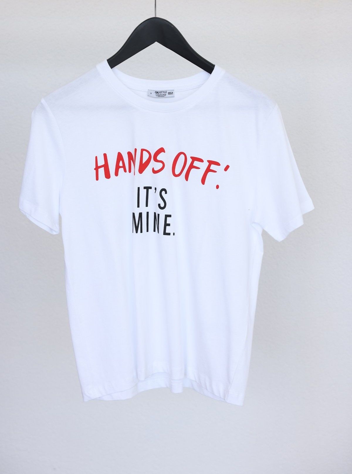 HANDS OFF BASKILI T-SHIRT