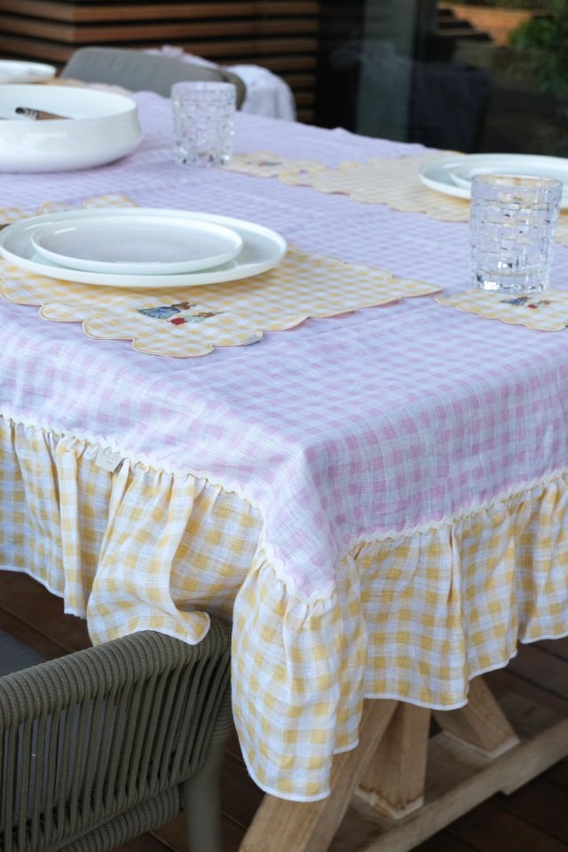 FIRFIRLI MASA ÖRTÜSÜ