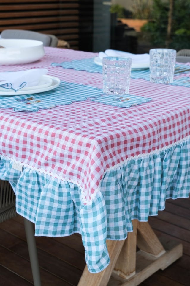 FIRFIRLI MASA ÖRTÜSÜ