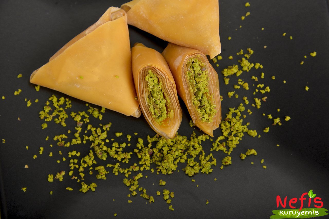 fruit pulp with pistachio  (Semse Antep Fıstıklı (muska)
