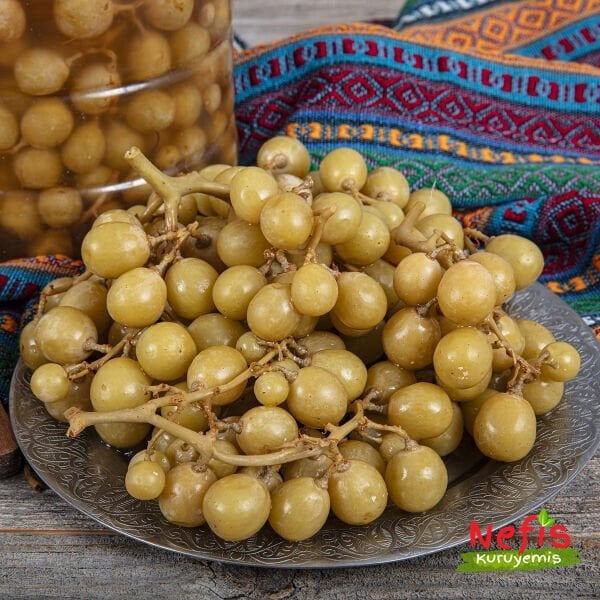pickled grapes  (üzüm koruğu turşusu)