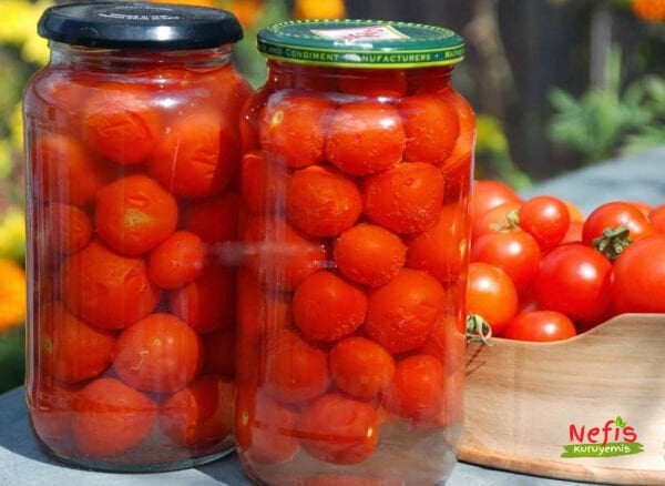 tomato pickle  (domates turşu)