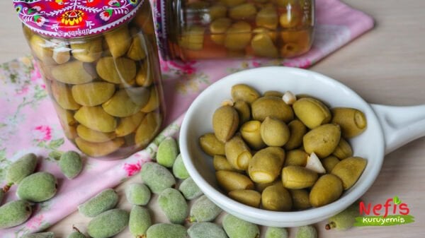 green pickle  (çağla turşusu)