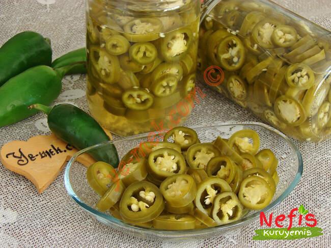 pickled jalepone (jalepone turşusu)