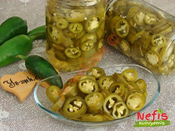 pickled jalepone (jalepone turşusu)