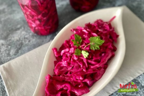 purple sauerkraut  (mor lahana turşusu)