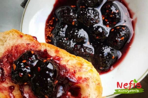 black mulberry jam  (karadut reçeli)