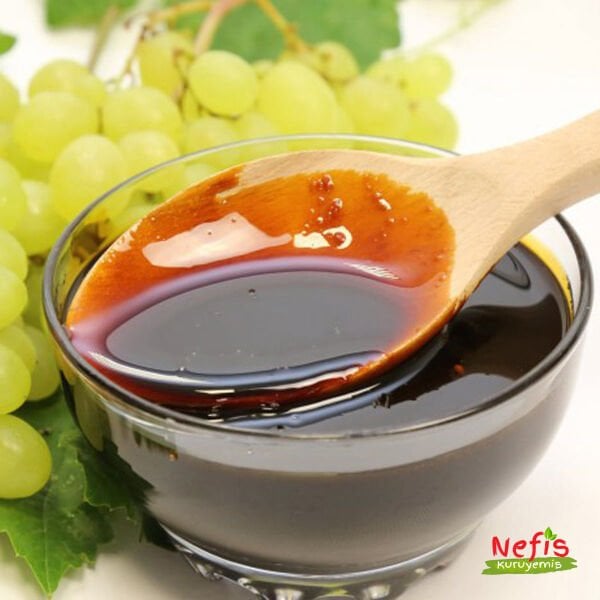 Grape molasses (Üzüm Pekmezi El Yapımı)