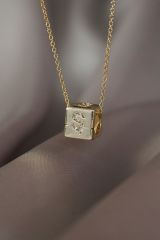 Küp Model Gold Renk Zirkon Taşlı Ş Harfli Kolye