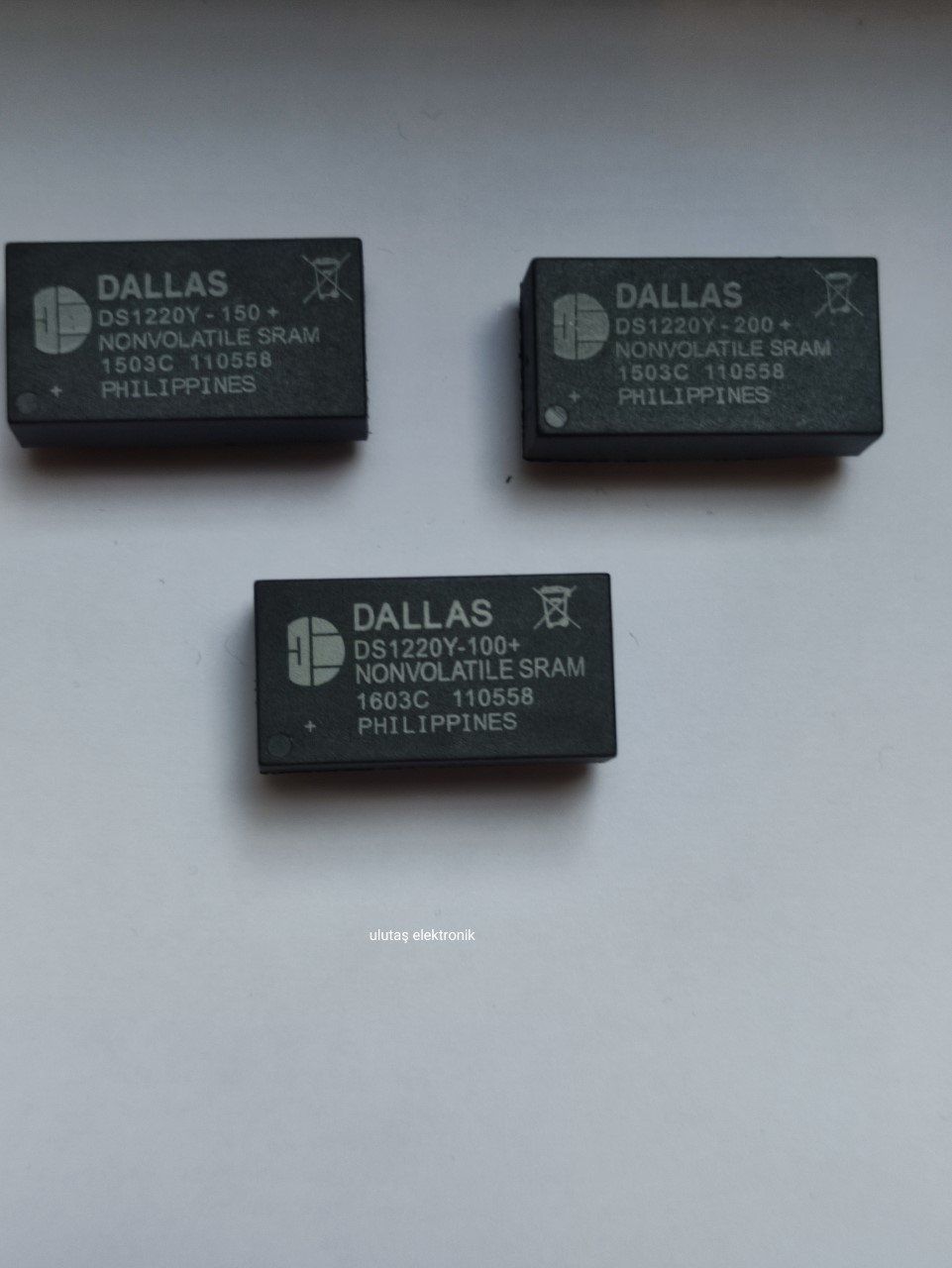 DS1220Y-200+      EDIP-24    MEMORY DATA STORAGE NVSRAM