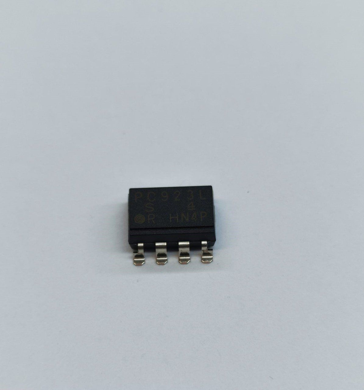 PC923LRYI0F    SMD-8     YÜKSEK HIZLI OPTOCOUPLER