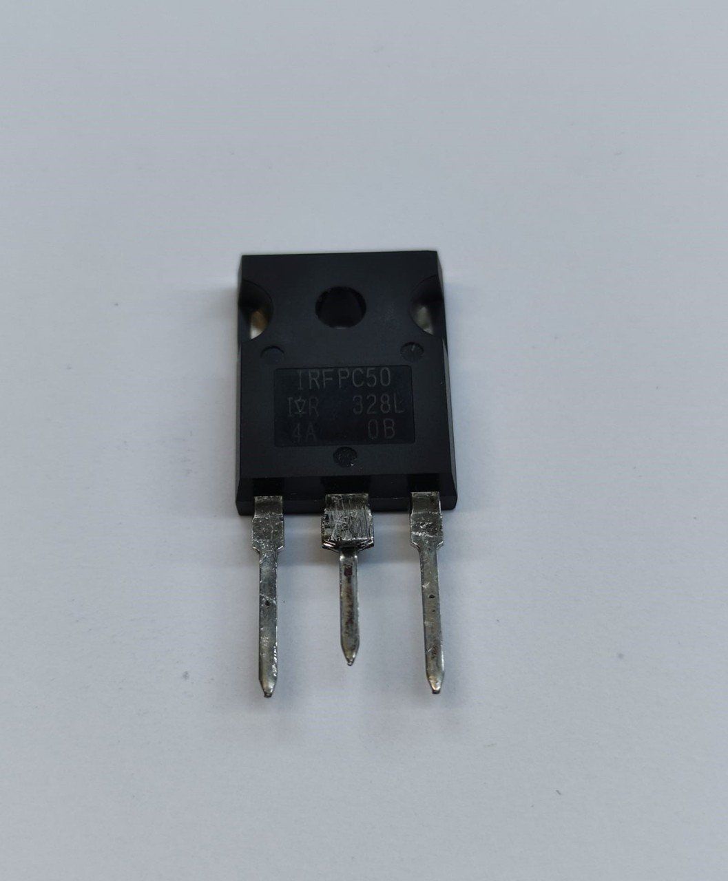 IRFPC50    TO-247      11A 600V    MOSFET