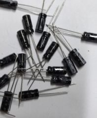 4.7UF 250V 105C ELEKTROLİTİK ALÜMİNYUM KONDANSATÖR