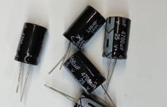 4700UF 25V 105C ELEKTROLİTİK ALÜMİNYUM KONDANSATÖR