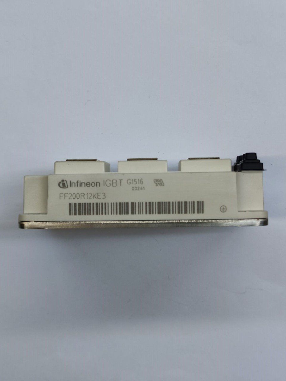 FF200R12KE3     200A 1200V     IGBT MODULE