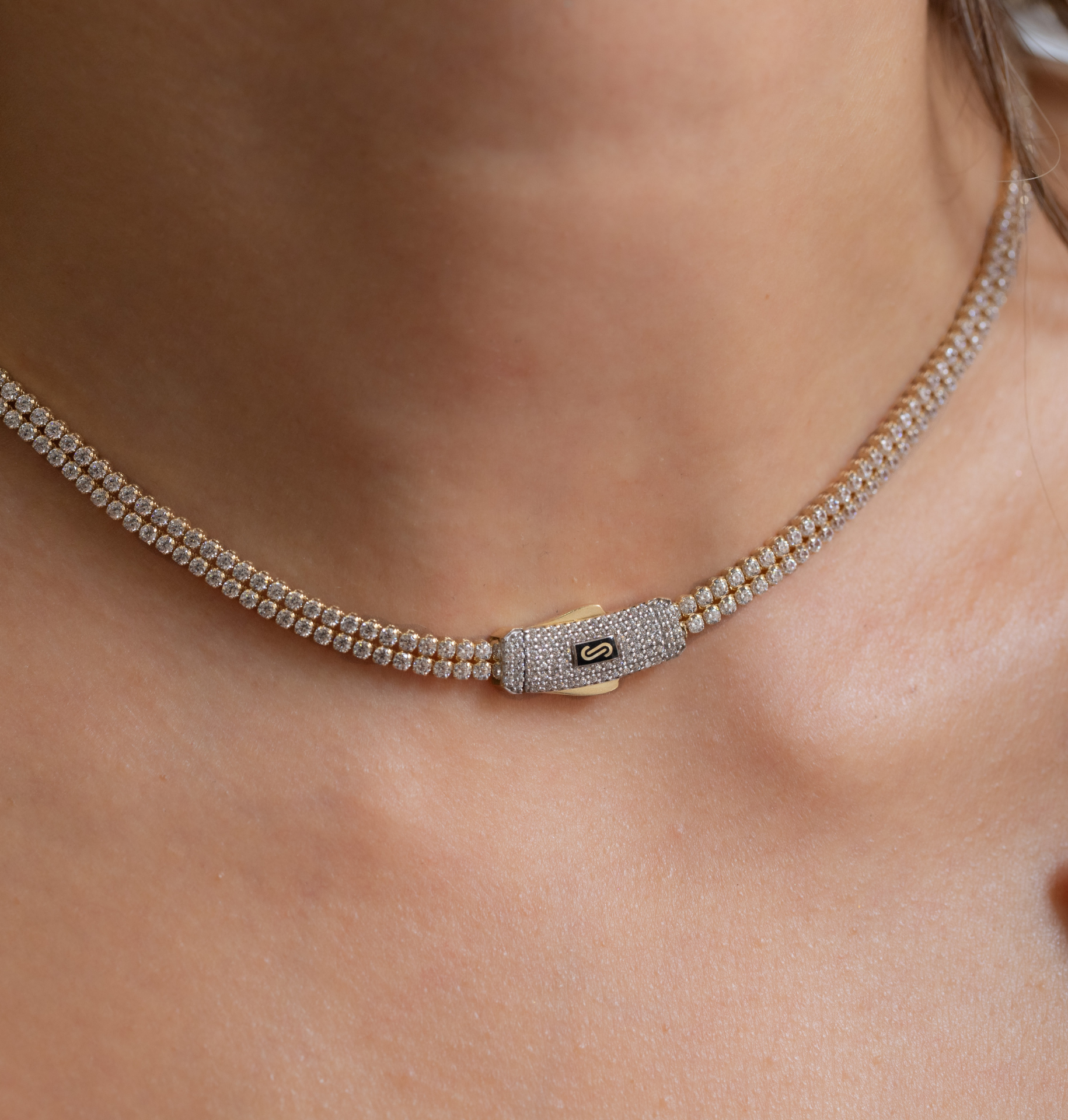 TAŞLI ALTIN CHOKER KOLYE