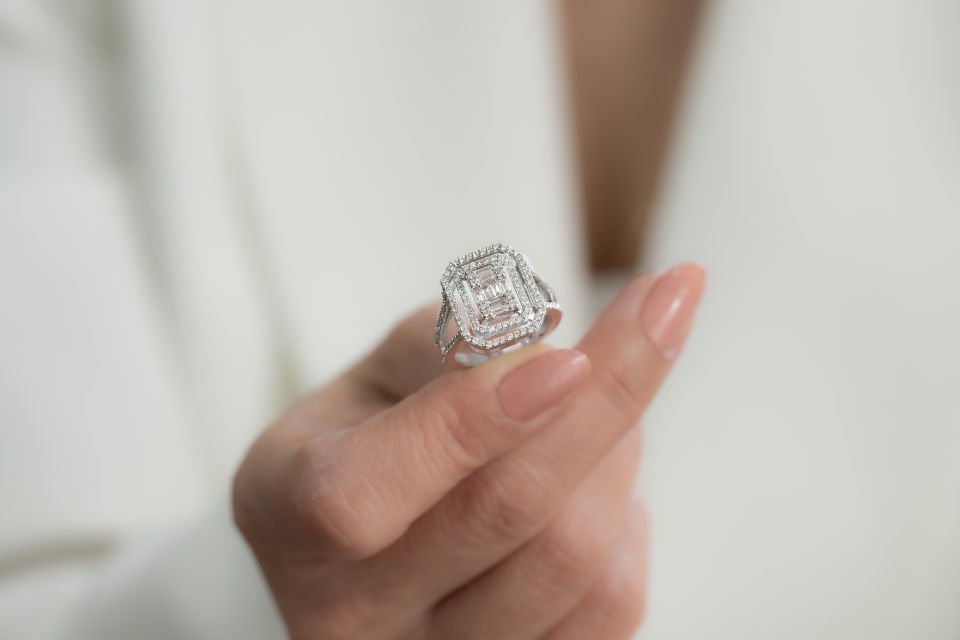 0.70 KARAT BAGET PIRLANTA YÜZÜK