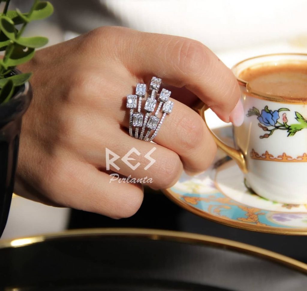 1.18 KARAT PIRLANTA TREND YÜZÜK