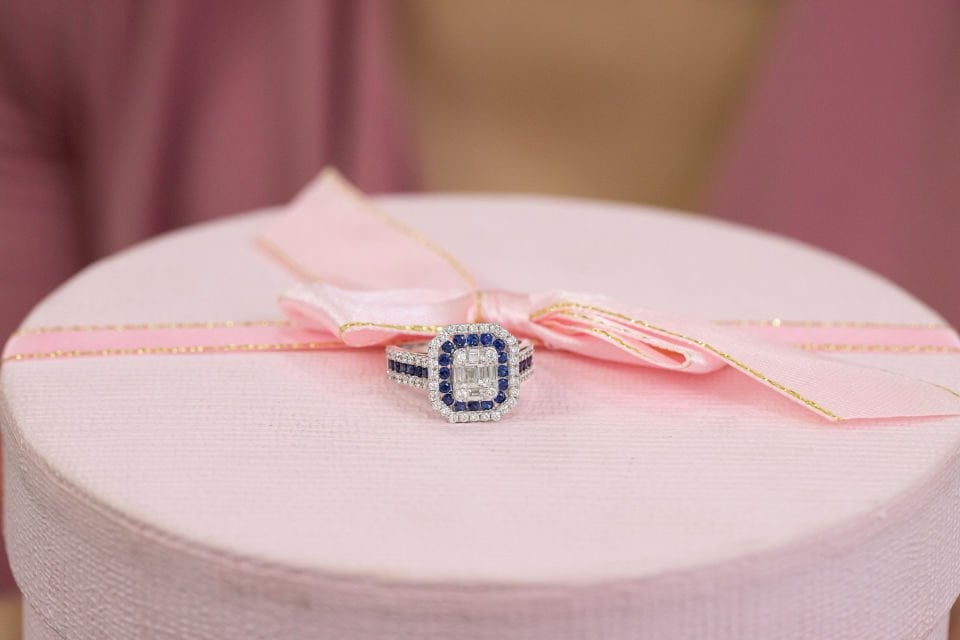 1.51 Karat Safir Baget Yüzük