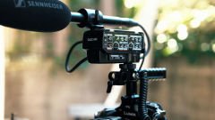 Tascam CA-XLR2D-AN DSRL Kameralar İçin XLR Mikrofon Adaptörü (Analog)