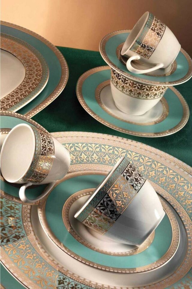 Kütahya Porcelain Leonberg 97 Pieces 7798 Dinnerware Set