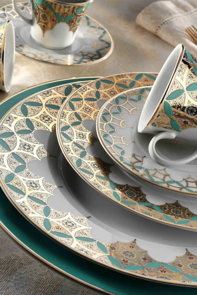 Kütahya Porcelain Iris 97 Pieces 8839 Decor Dinnerware