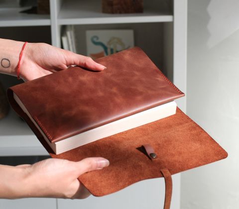 Koruyucu Deri Kitap Kılıfı