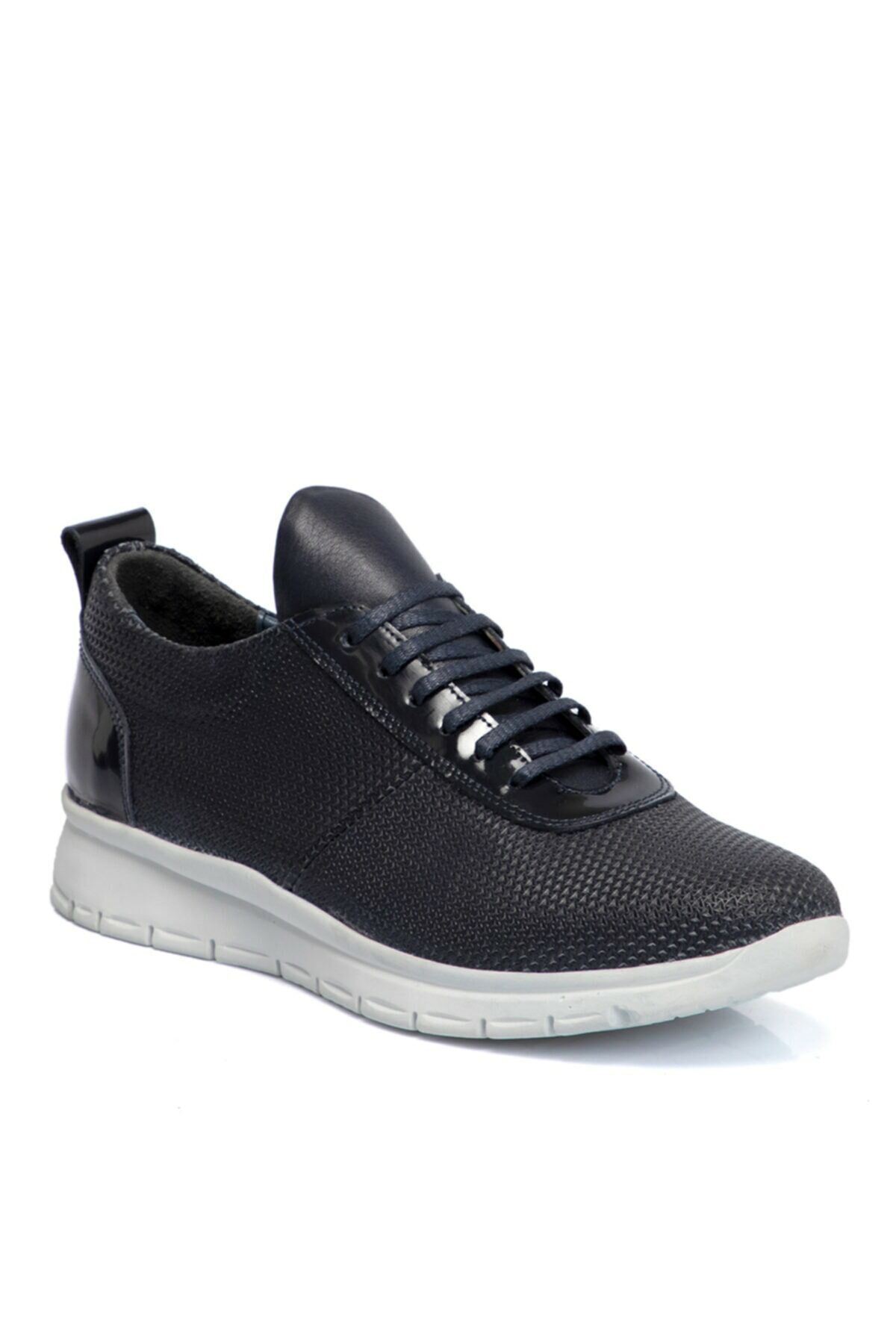 Sports shoes souq deals