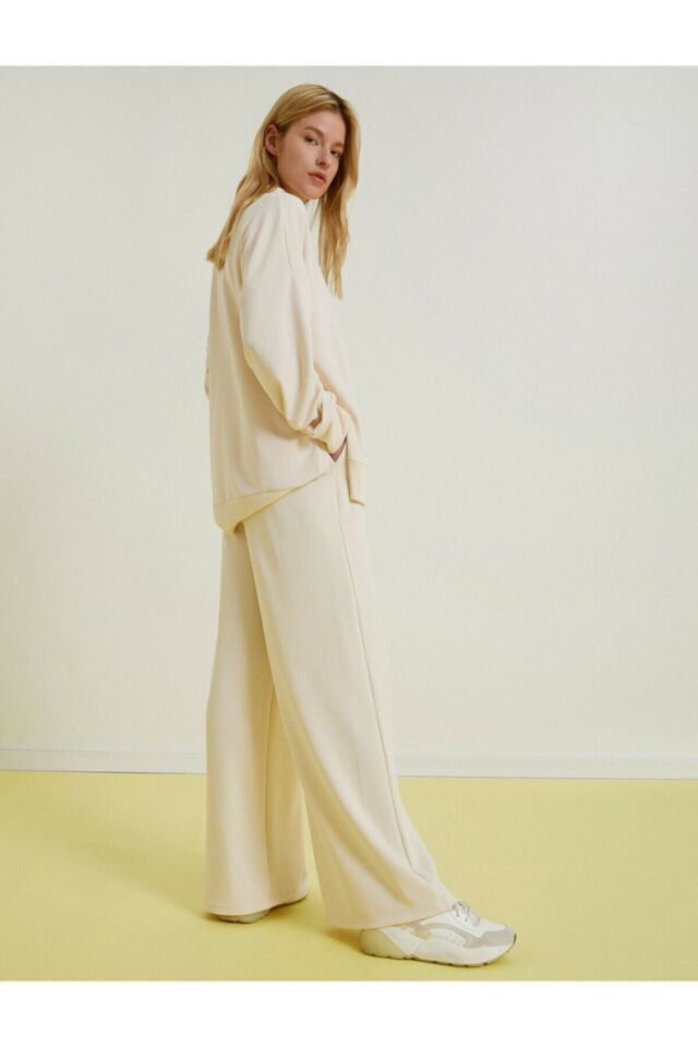 Women's Ecru Wide Leg Sweatpants