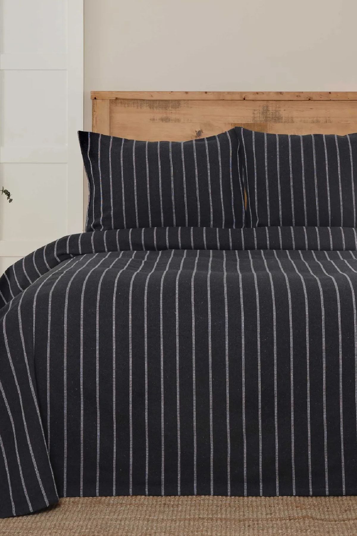 Vella Navy Blue Double Bedspread