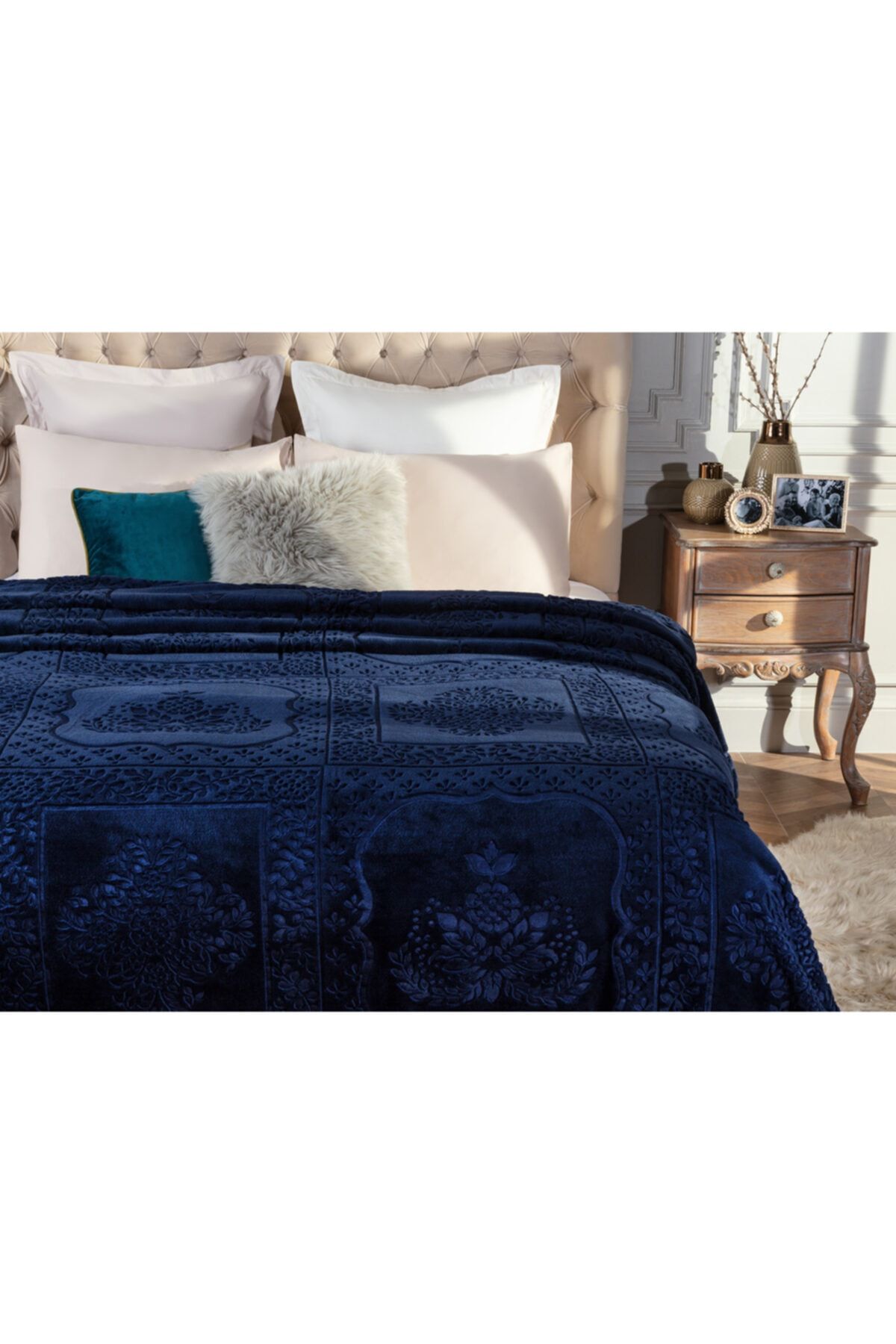 Rochelle Mink Emboss Double Blanket - Navy Blue