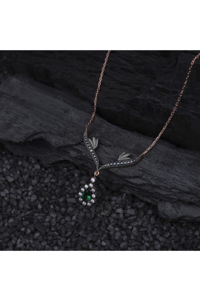 Yeşil Damla Taşlı Ve Melek Kanadı Gümüş Kadın Kolye Modeli
