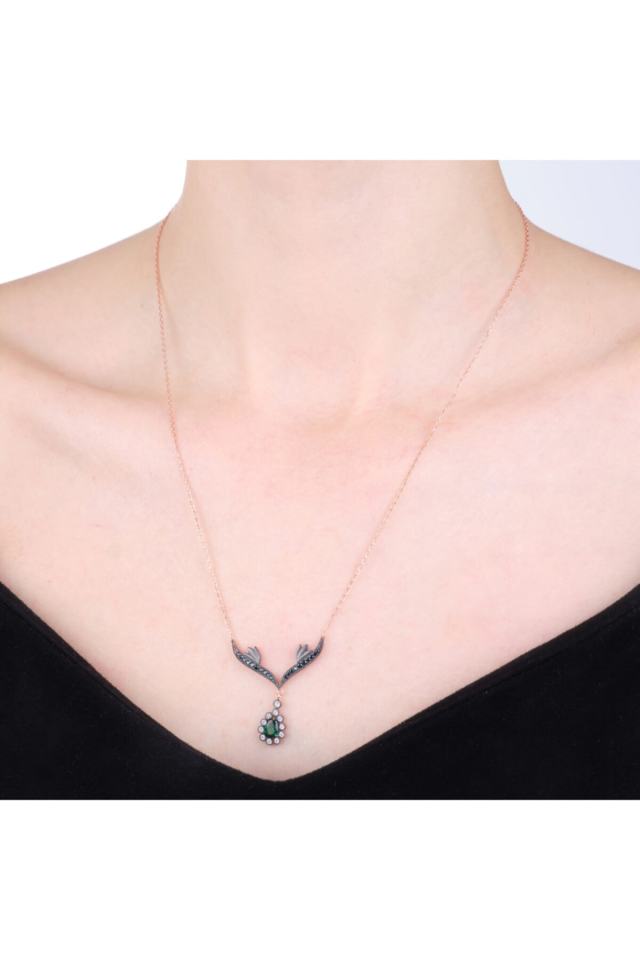 Yeşil Damla Taşlı Ve Melek Kanadı Gümüş Kadın Kolye Modeli