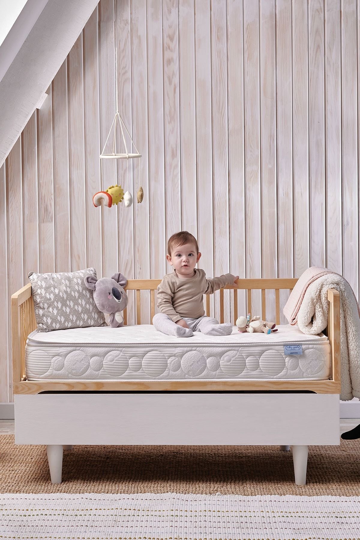 Milky Comfy Pocket Padded Spring Mattress