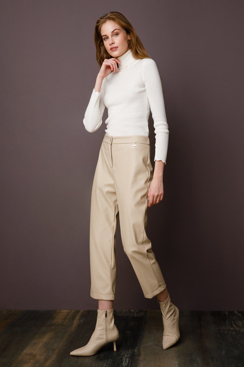 Ghisa Elastic Leather Trousers BEIGE