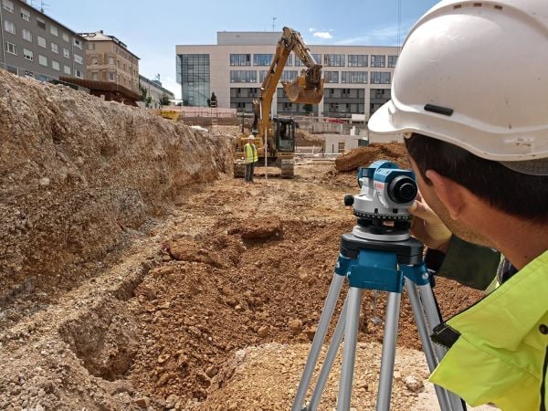 Bosch GOL 26 D-Optik Hizalama/Optik Nivo + BT 160 Tripod ve GR 500 Mira