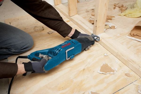 Bosch GSA1100E Profesyonel 1100W Tilki Kuyruğu Testere