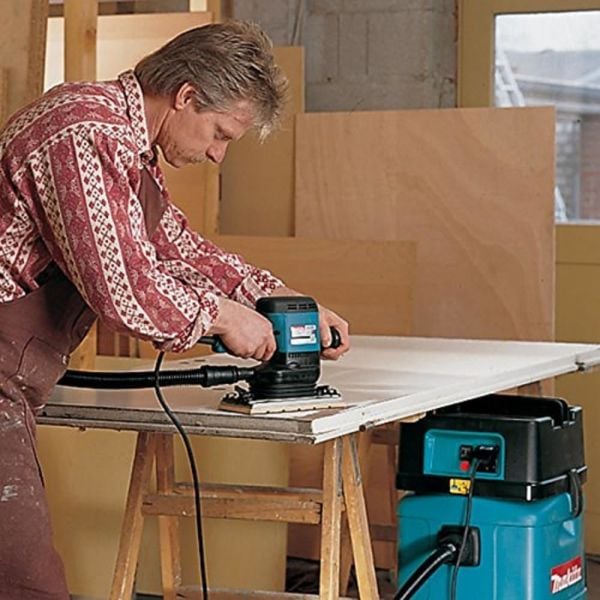 Makita 9046 600 Watt Titreşim Zımpara makinesi