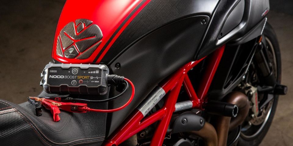 Noco Boost Sport GB20 12V 500 Amper Lityum Akü Takviye + Powerbank + Led Lamba