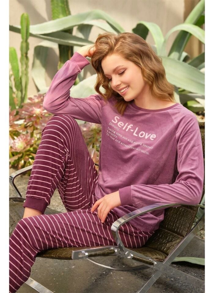 Anıl Kadın Kadife Göğüs İşlemeli Uzun Kol Pantolon Pijama Takım 9738